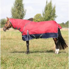 StormX Empra Turnout Rug With Detachable Neck Burgundy 200g StormX Empra Turnout Rug With Detachable Neck Burgundy 200g