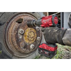 Milwaukee M18 Fuel 1/2" Mid Torque Impact Wrench Kit