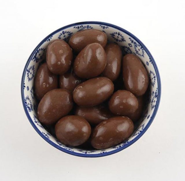 Milk Chocolate Coated Brazils 125g