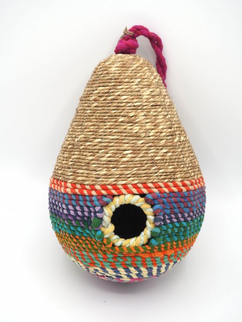 Jardinopia Jute Pear Bird House